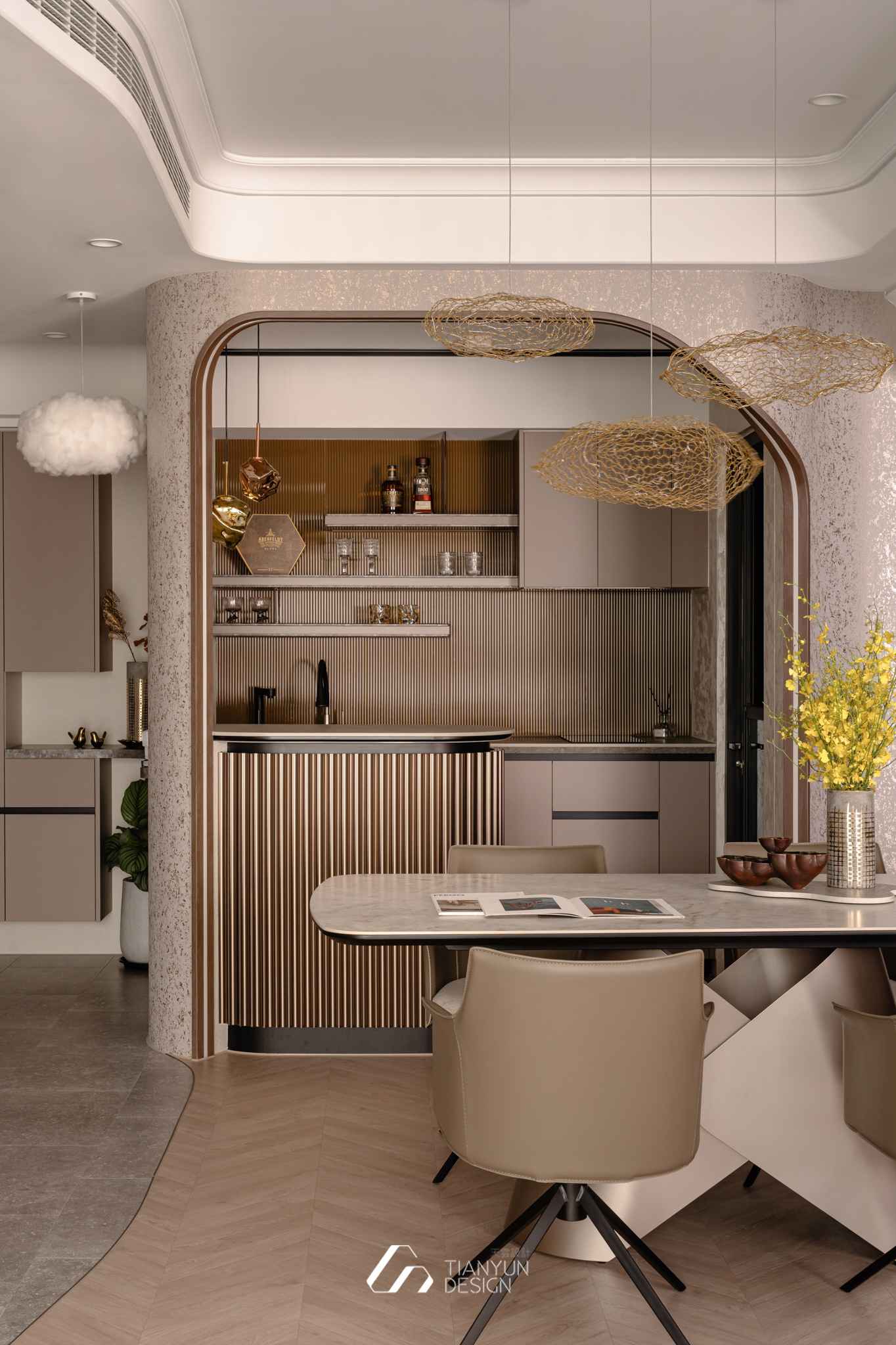 天雲流光 / 現代風