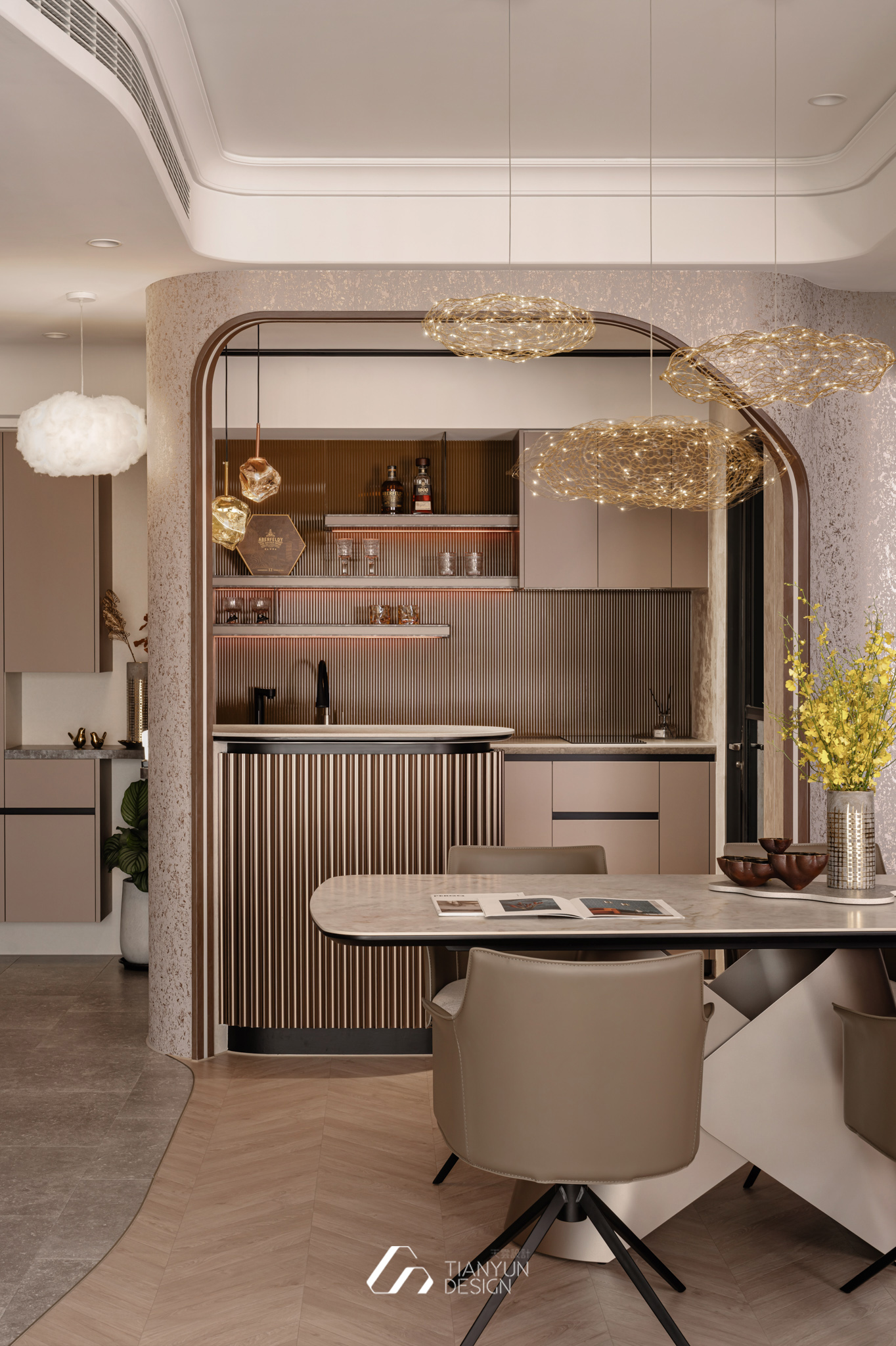 天雲流光 / 現代風