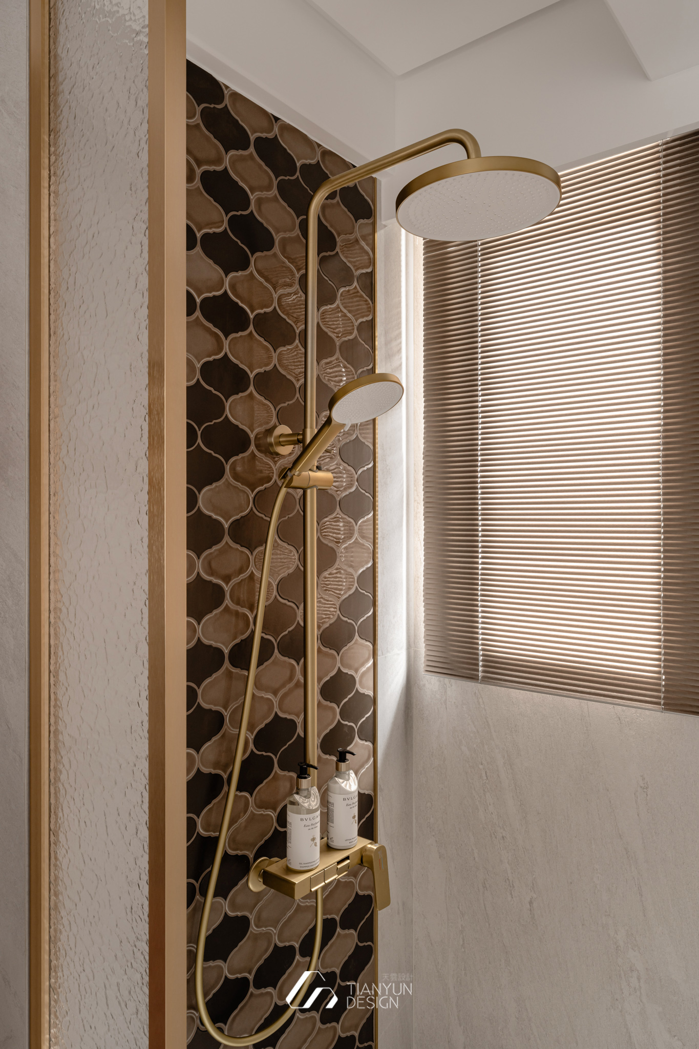 天雲流光 / 現代風