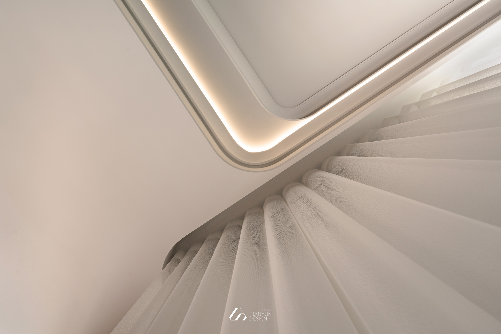 天雲流光 / 現代風